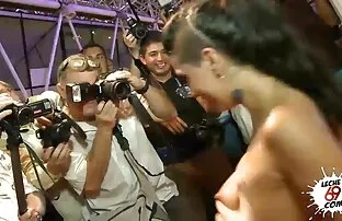 XXX 赤身のソーセージ 女性 用 av 無料 視聴