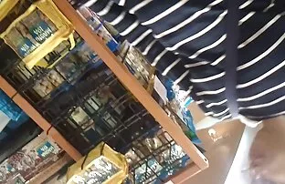 XXX 陽気なブルネット房ポイント短いのが大好きにすべての穴積ハード 女の子 用 エッチ 動画