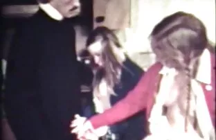 XXX 十代はgfを得るために彼女のパンティーを側に引っ張る 女性 の ため の あだると びでお