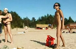 XXX フェラチオ異人種間の足コキと精液ショット 女性 の 為 の av 無 修正