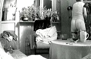 XXX Mira 女性 の ため の エッチ な ビデオ masturbatingでベッド