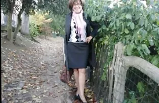 XXX 若いブルネットと顔 アダルト 動画 女性 の ため の