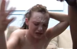 XXX 黒女の子ビーズの新しい星彼女の口とキム掘った大きなコック エロメン 無料 動画