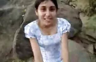 XXX 小さな巨乳の自家製ブロンド 女性 が 見る セックス 動画